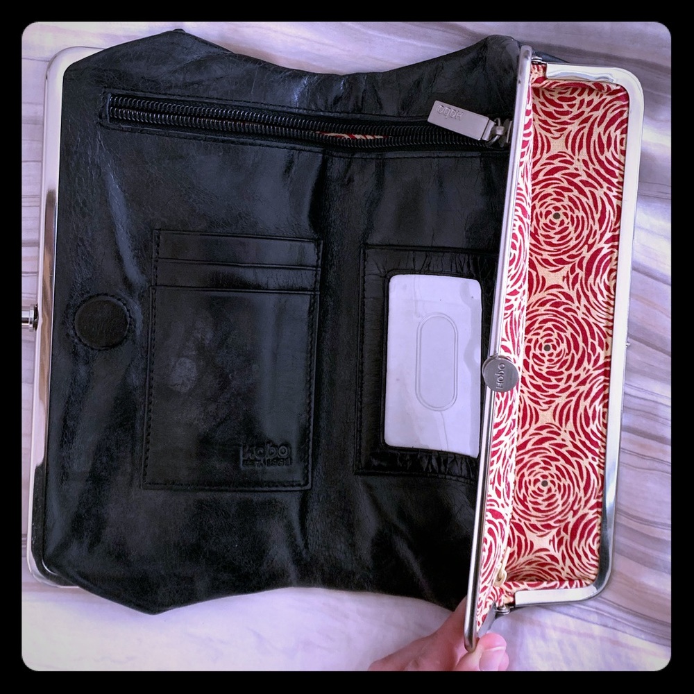 Like New Hobo Lauren Leather Clutch Wallet